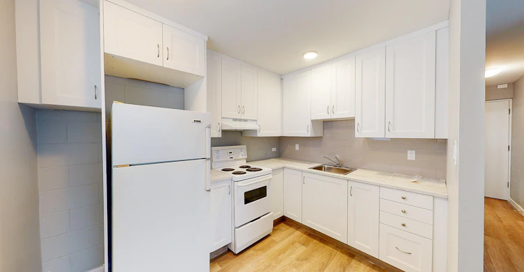 12-128 26 Avenue Northwest, Calgary, AB, T2M 2C7 - 2