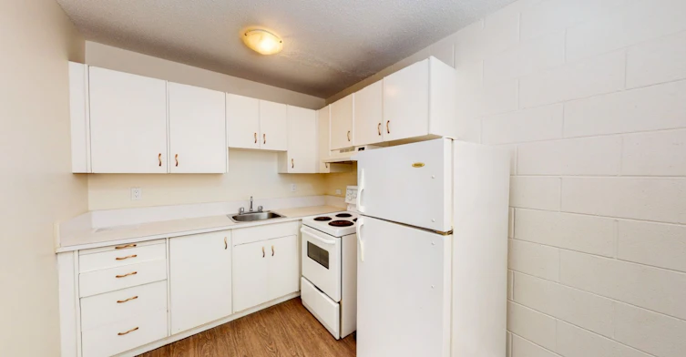 12-128 26 Avenue Northwest, Calgary, AB, T2M 2C7 - 12