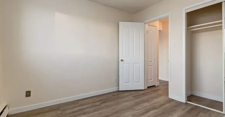 101-11040 83 Street, Edmonton, AB, T5H 1M3 - 10