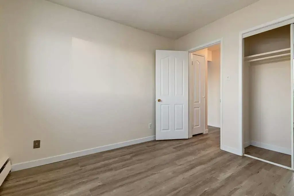 301-11040 83 Street, Edmonton, AB, T5H 1M3 - 10