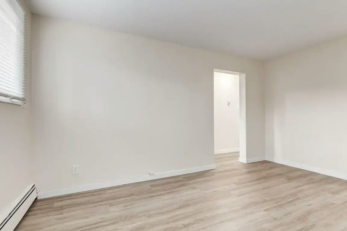 301-11040 83 Street, Edmonton, AB, T5H 1M3 - 12
