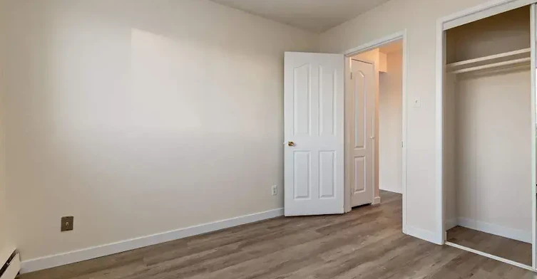 305-11040 83 Street, Edmonton, AB, T5H 1M3 - 10