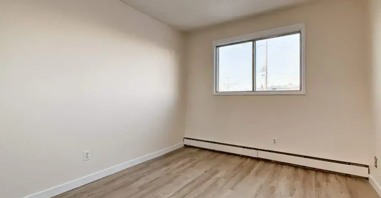 305-11040 83 Street, Edmonton, AB, T5H 1M3 - 9