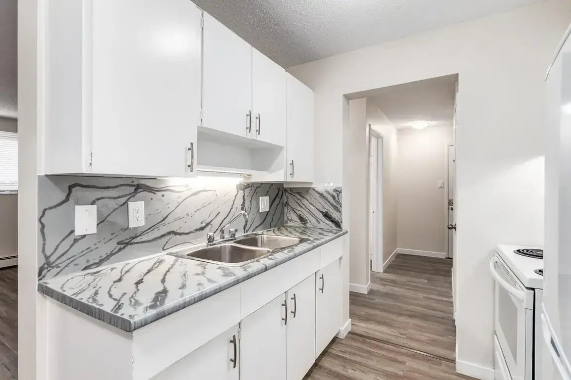 305-11040 83 Street, Edmonton, AB, T5H 1M3 - 13