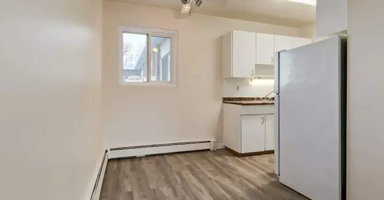 305-11040 83 Street, Edmonton, AB, T5H 1M3 - 8