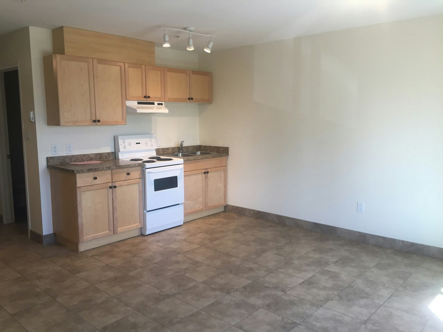 501-10405 102 Street, Grande Prairie, AB, T8V 2W5 - 3