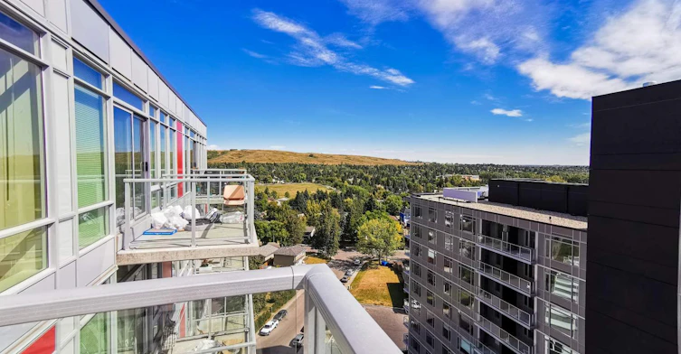 10 Brentwood Common NW, Calgary, AB, T2L 2L6 - 12