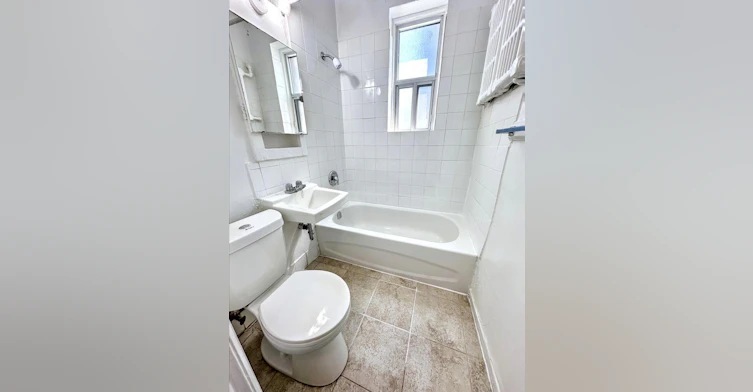 120 Maitland Street, Toronto, ON, M4Y 1E1 - 3