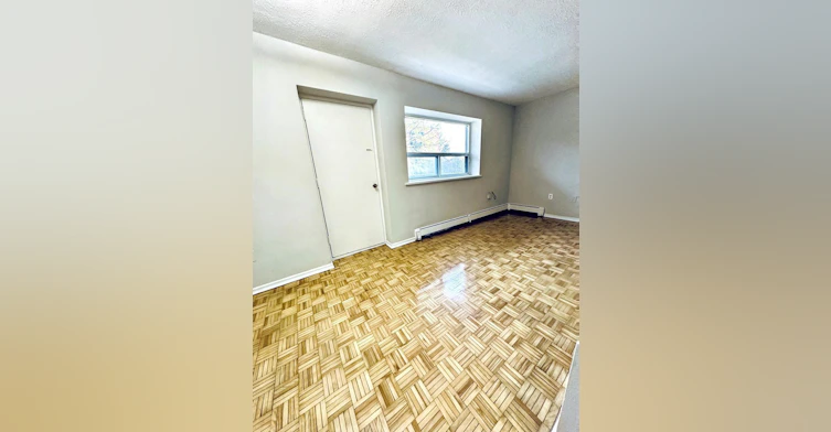 2340 Park Towers Avenue, Mississauga, ON, L5A 1P9 - 3
