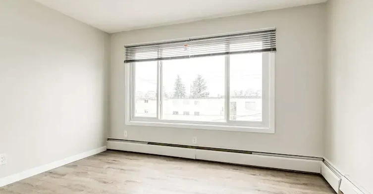 14-10930 83 Street NW, Edmonton, AB, T5H 1M1 - 14