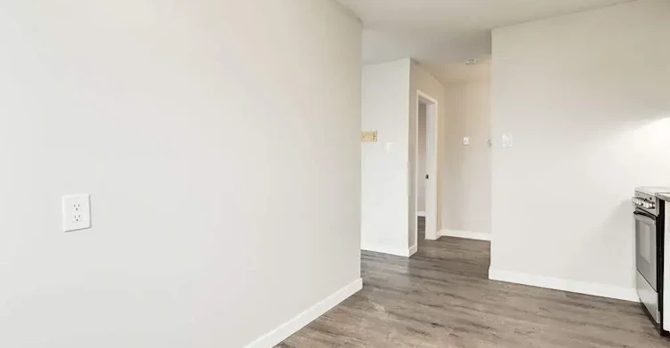 14-10930 83 Street NW, Edmonton, AB, T5H 1M1 - 12