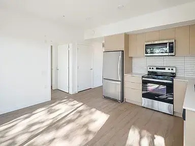 301-2075 W 12th Avenue, Vancouver, BC, V6J 2G3 - 2