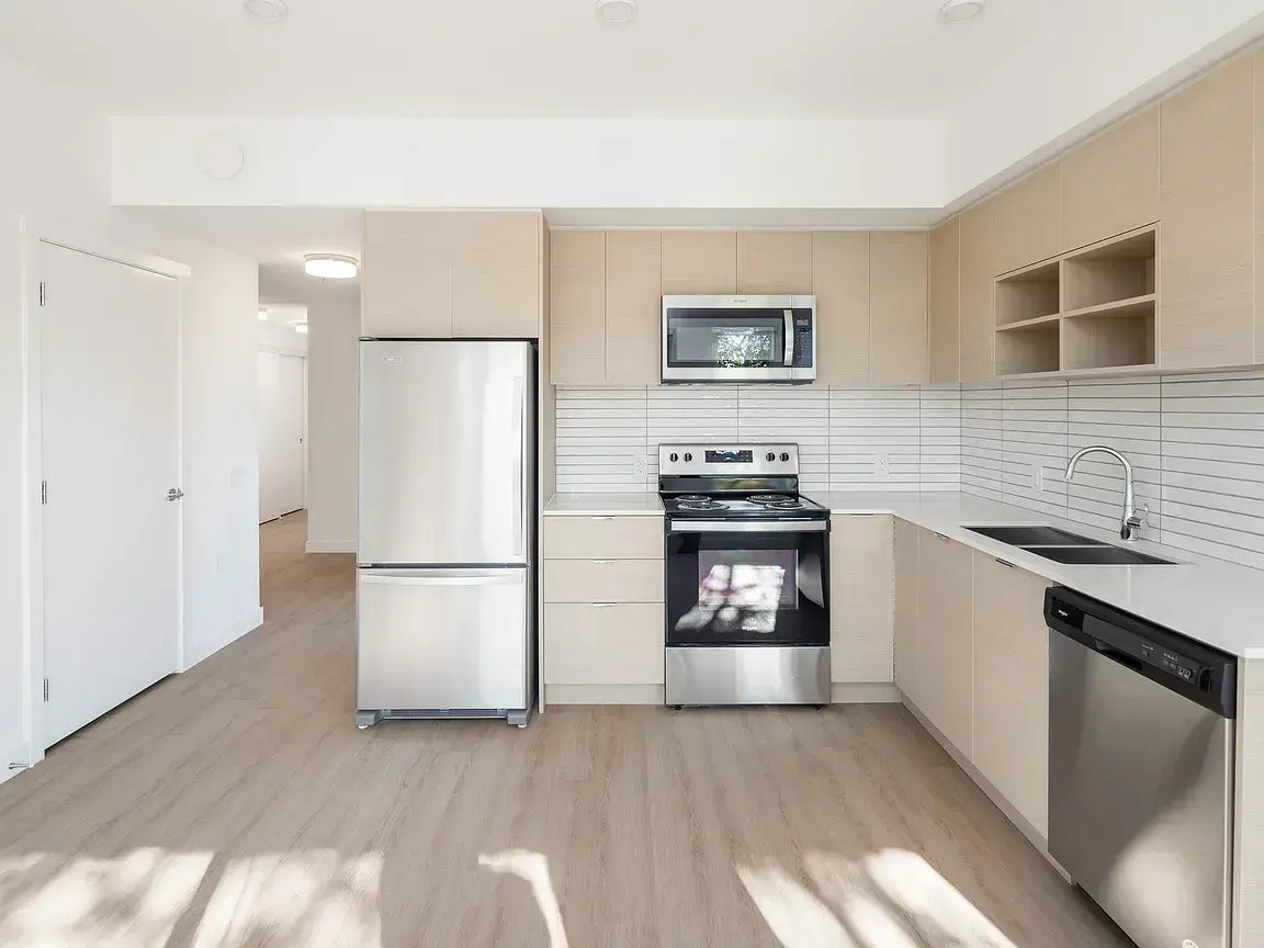 605-2075 W 12th Avenue, Vancouver, BC, V6J 2G3