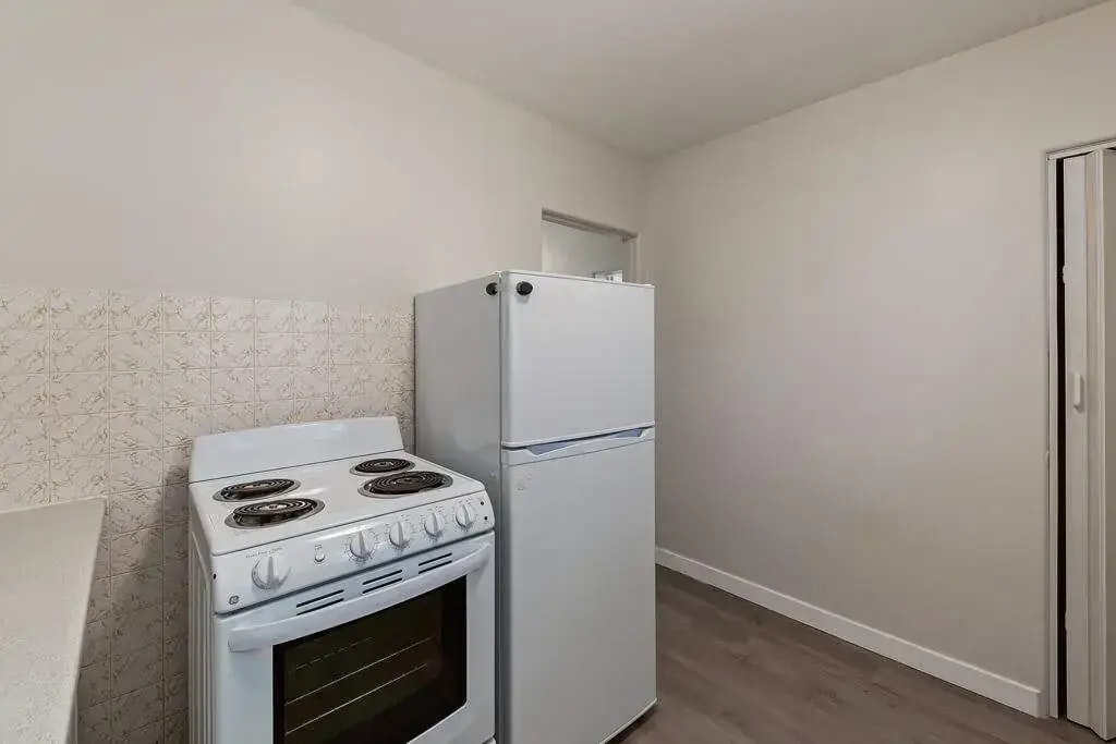 06-6024 118 Avenue NW, Edmonton, AB, T5W 1E7 - 10
