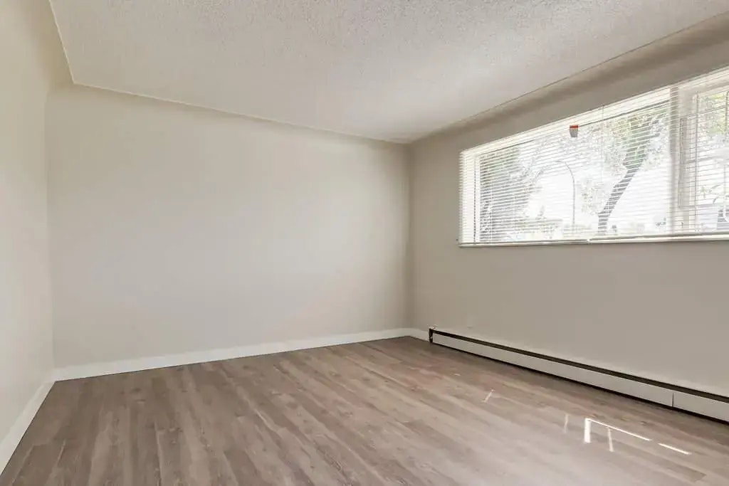 06-6024 118 Avenue NW, Edmonton, AB, T5W 1E7 - 6