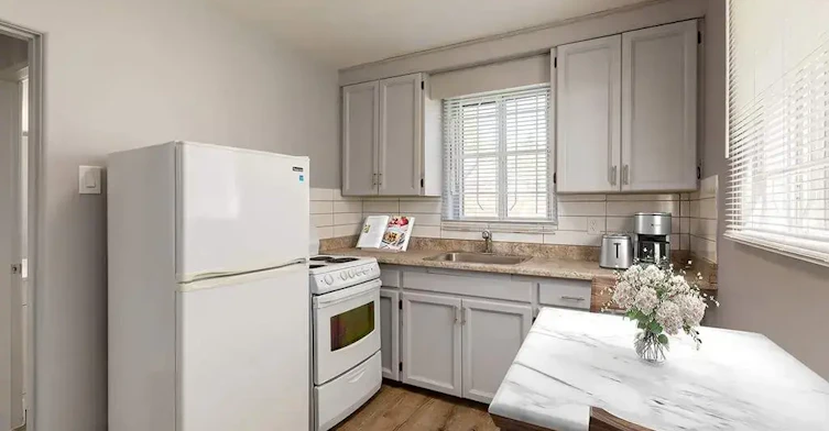 06-6024 118 Avenue NW, Edmonton, AB, T5W 1E7 - 3