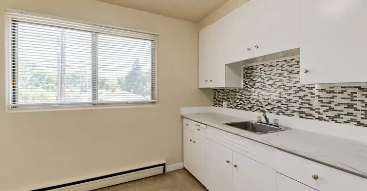 02-6016 118 Avenue NW, Edmonton, AB, T5W 1E7 - 6