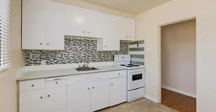 05-6016 118 Avenue NW, Edmonton, AB, T5W 1E7 - 7