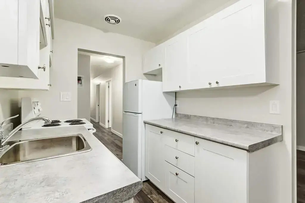 08-10029 111 Street NW, Edmonton, AB, T5K 1K4 - 4