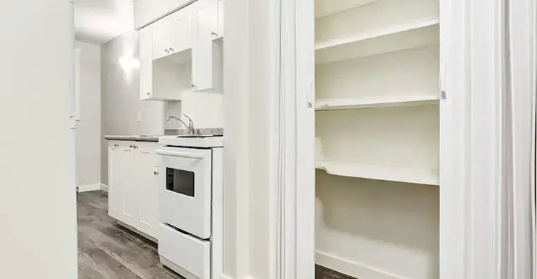 11-10029 111 Street NW, Edmonton, AB, T5K 1K4 - 3