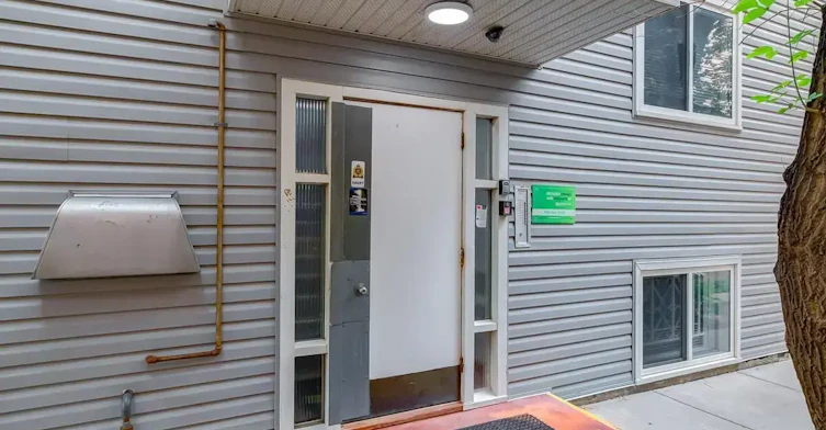 11-10029 111 Street NW, Edmonton, AB, T5K 1K4 - 10