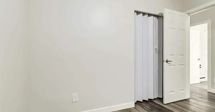 11-10029 111 Street NW, Edmonton, AB, T5K 1K4 - 6