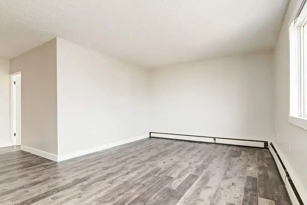 401-10125 153 Street NW, Edmonton, AB, T5P 2B4 - 13