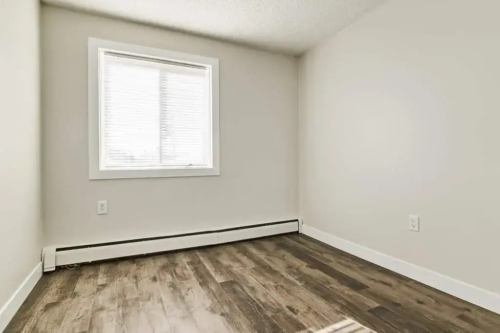 401-10125 153 Street NW, Edmonton, AB, T5P 2B4 - 17