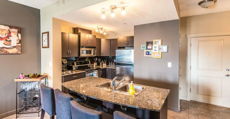 5605 Henwood Street SW, Calgary, AB, T3E 7R2 - 2