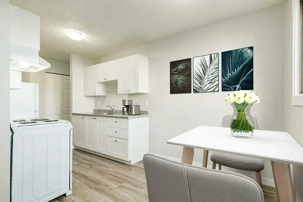 303-10340 156 Street, Edmonton, AB, T5P 2R3 - 2