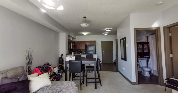 81 Legacy Boulevard SE, Calgary, AB, T2T 2C8 - 4