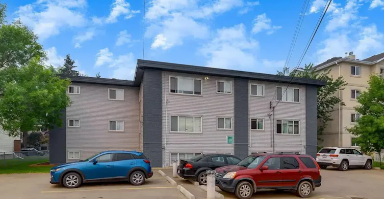 01-11825 101 Street NW, Edmonton, AB, T5G 2B6 - 11