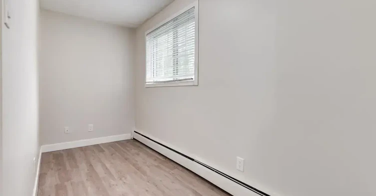 302-12408 117 Avenue, Edmonton, AB, T5M 3G7 - 5