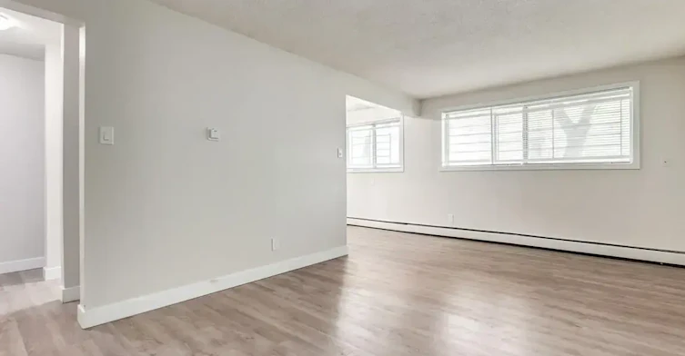 302-12408 117 Avenue, Edmonton, AB, T5M 3G7 - 2
