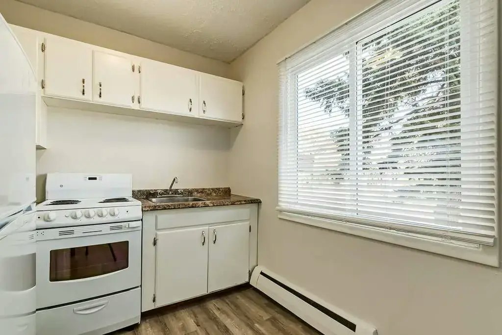 01-12625 107 Avenue, Edmonton, AB, T5M 1Z5 - 5