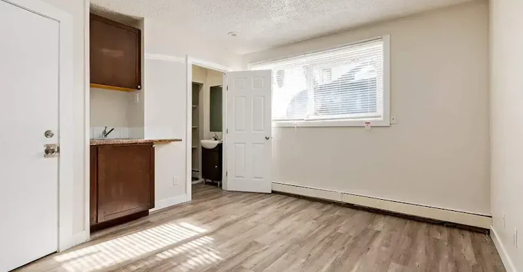 101-7920 71 Street NW, Edmonton, AB, T6B 1X1 - 8