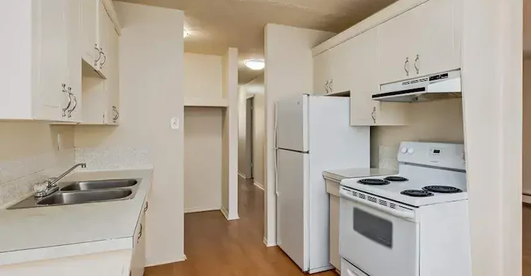 302-7920 71 Street NW, Edmonton, AB, T6B 1X1 - 4