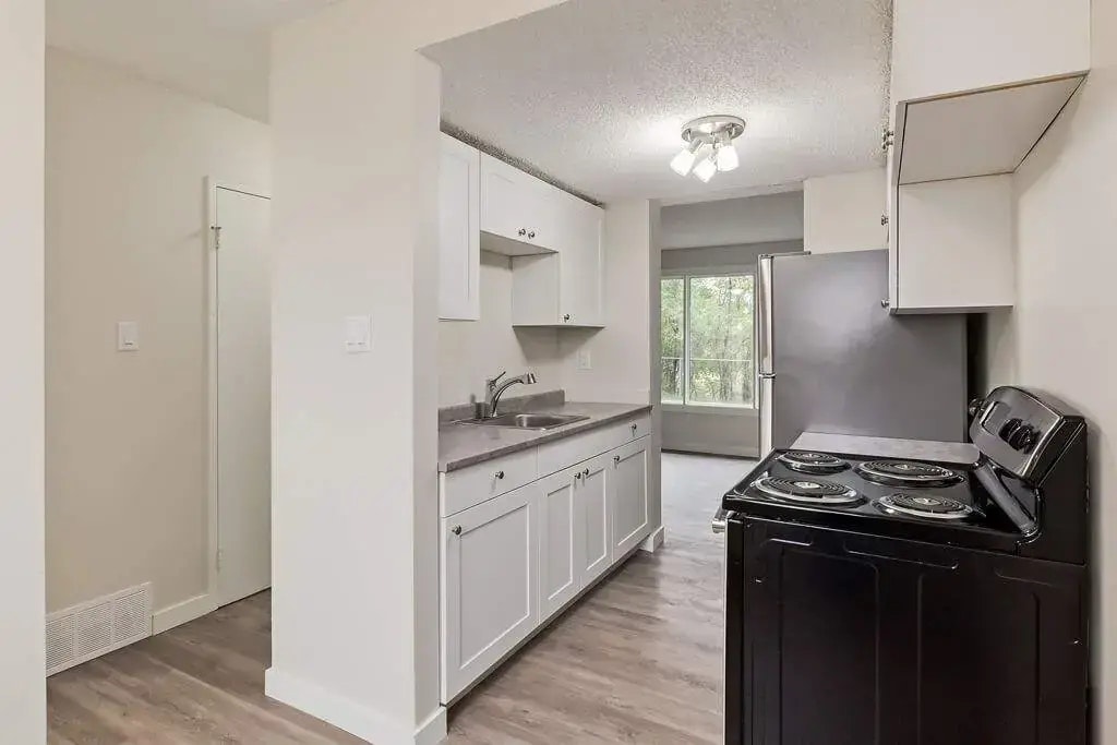 638-660 Laurier Street West, Moose Jaw, SK, S6H 7A9 - 2