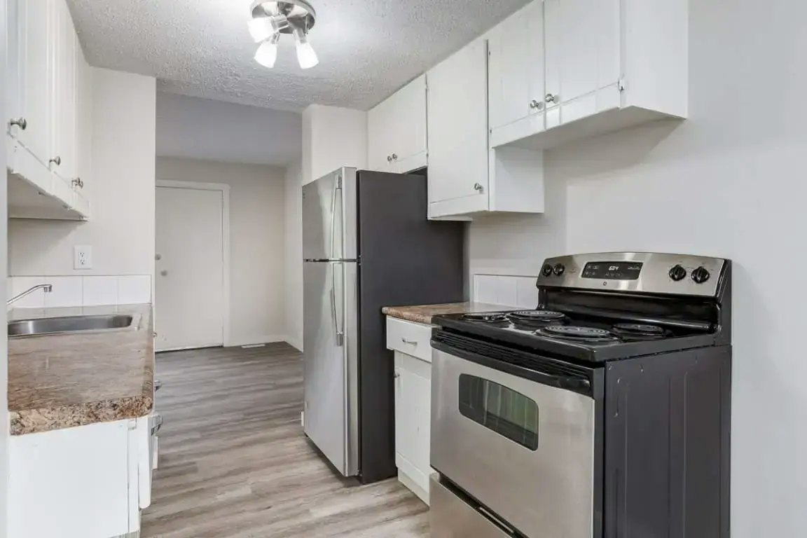 648-660 Laurier Street West, Moose Jaw, SK, S6H 7A9 - 7