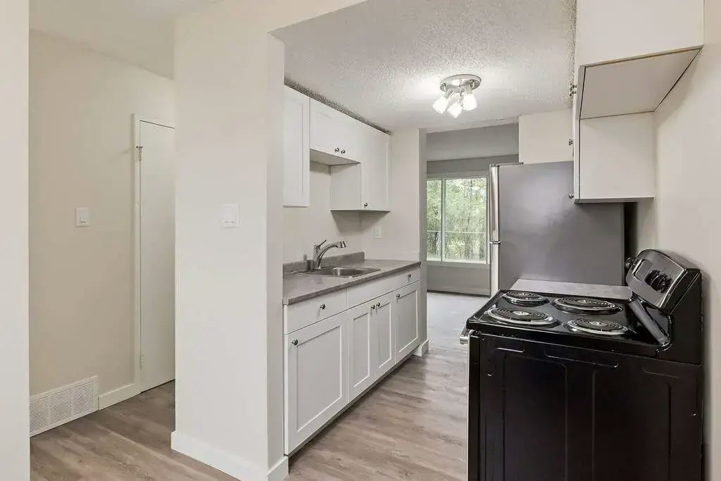 648-660 Laurier Street West, Moose Jaw, SK, S6H 7A9 - 3