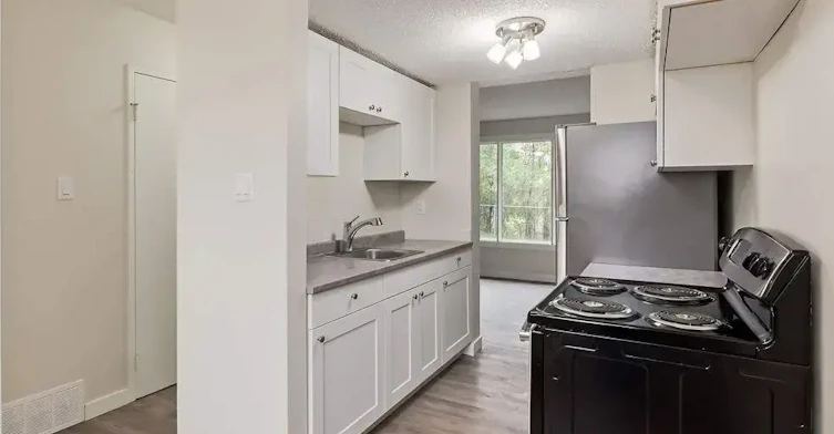 648-660 Laurier Street West, Moose Jaw, SK, S6H 7A9 - 3