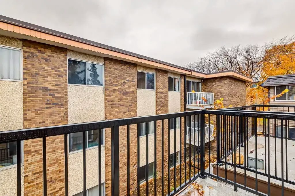 203-11037 83 Street NW, Edmonton, AB, T5H 1M4 - 8