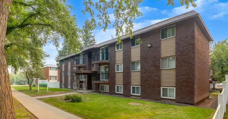 203-11037 83 Street NW, Edmonton, AB, T5H 1M4 - 11