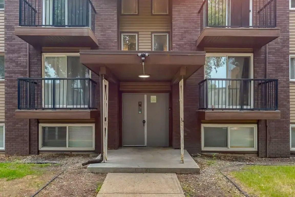 203-11037 83 Street NW, Edmonton, AB, T5H 1M4 - 10