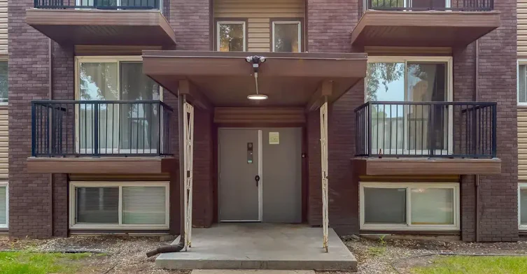 203-11037 83 Street NW, Edmonton, AB, T5H 1M4 - 10