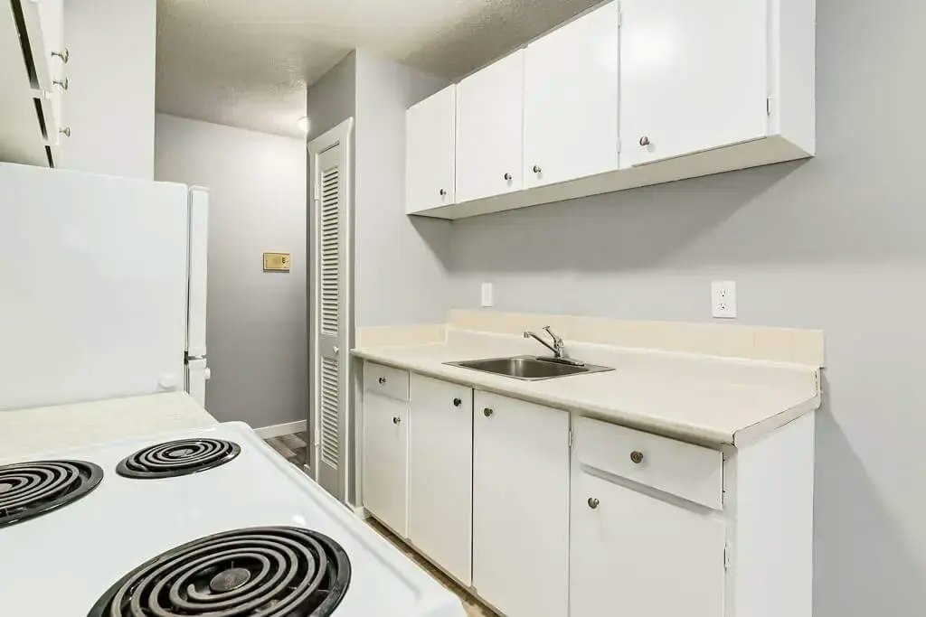 203-11037 83 Street NW, Edmonton, AB, T5H 1M4 - 4