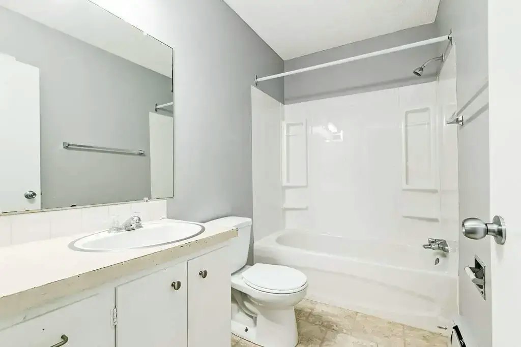 203-11037 83 Street NW, Edmonton, AB, T5H 1M4 - 7