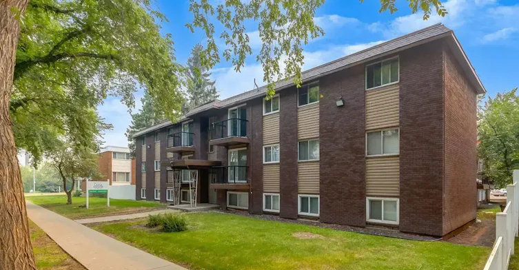 206-11037 83 Street NW, Edmonton, AB, T5H 1M4 - 11