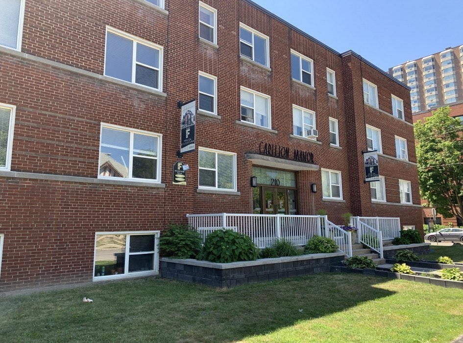 26-210 Chapel Street, Ottawa, ON, K1N 7Y5