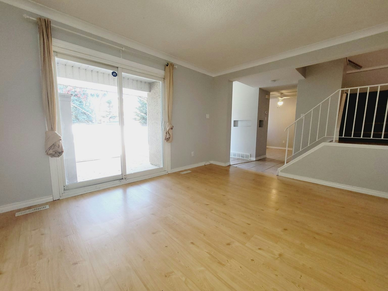 20-20 Woodvale Village NW, Edmonton, AB, T6L 1W4 - 2